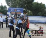十八臺所組織內(nèi)部單位開展反恐防暴實戰(zhàn)演練