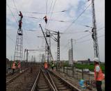 �����F·�׉�վ��һ�MӲ�M���ɹ����O(sh��)