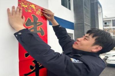 福暖警營(yíng)迎新春 堅(jiān)守崗位護(hù)平安——天門站派出所籌備組營(yíng)造暖心年味