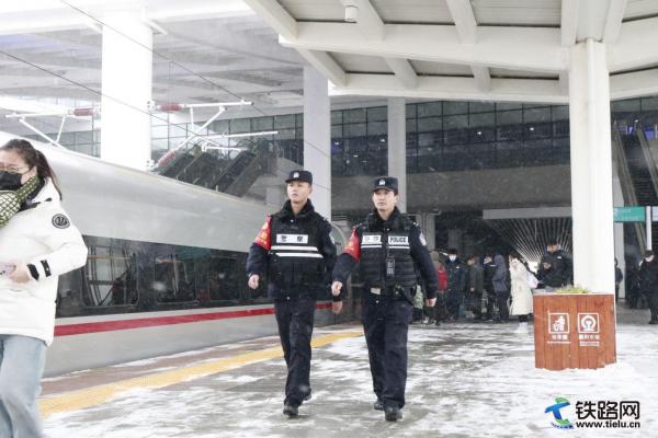 ��ꖖ|վ�ɳ�������ѩ���� ���oƽ��