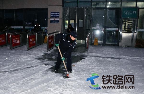 ����վ�ɳ����o���ÿͳ��С�ƽ��·��