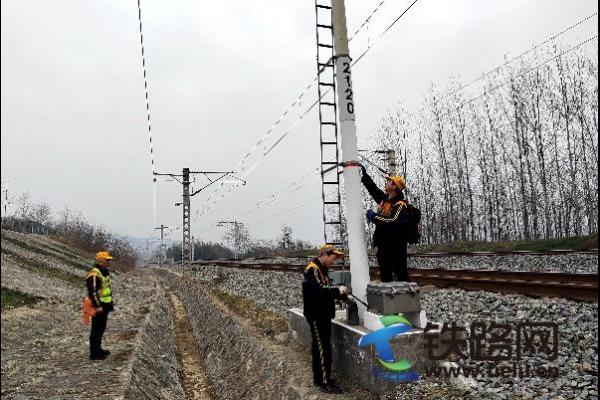 �á��塱�����o�F·���۾���28��