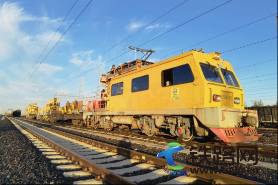 集通鐵路大哲段接觸網(wǎng)正線冷滑試驗(yàn)完成