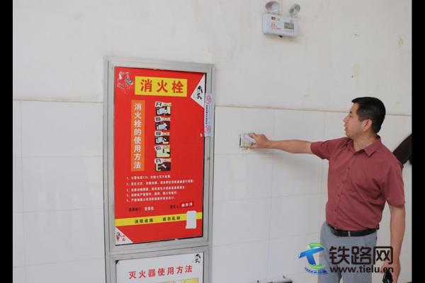 ���ڰ���̎�_չ�����_�W(xu��)ǰУ�@�h(hu��n)��Ѳ��